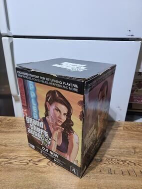 GRAND THEFT AUTO V Store Display Fold Up Promo Box GTA Video Game Promo PS4 XBOX
